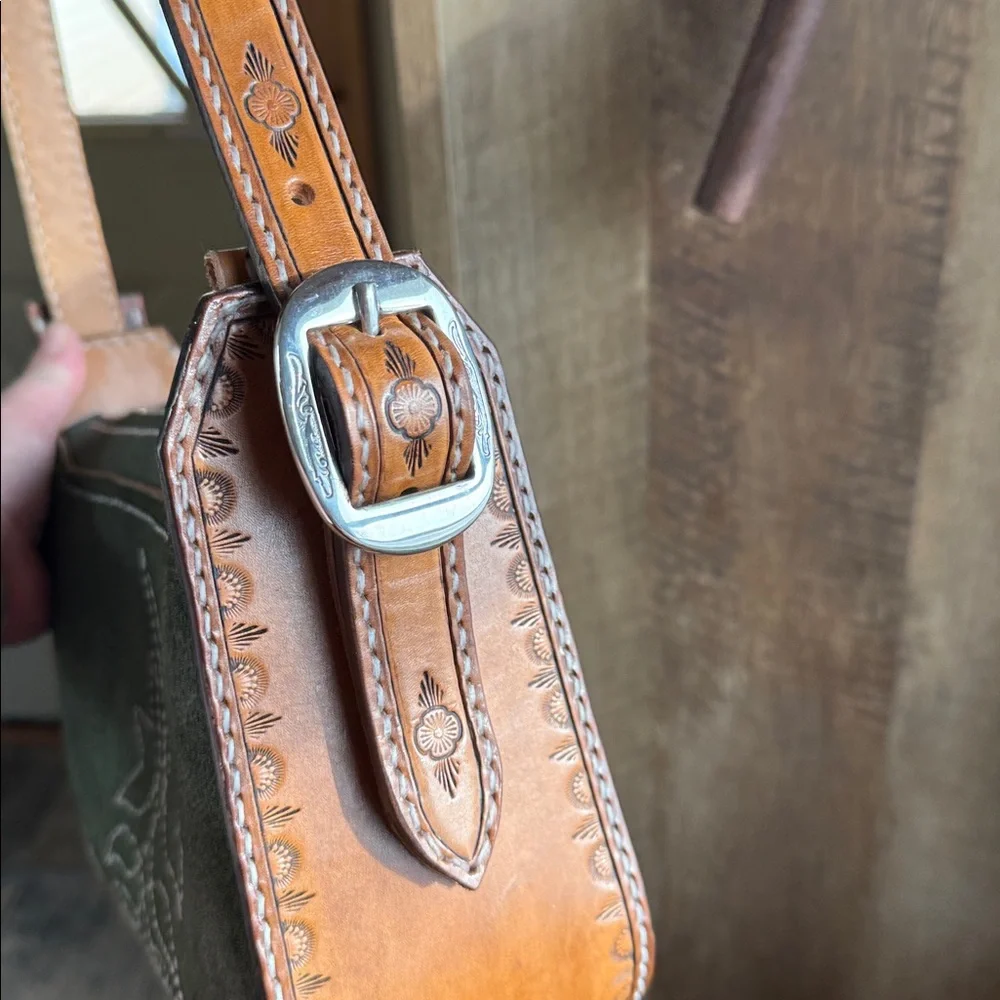 Green Suede Shoulder Bag - Picture 4 of 7